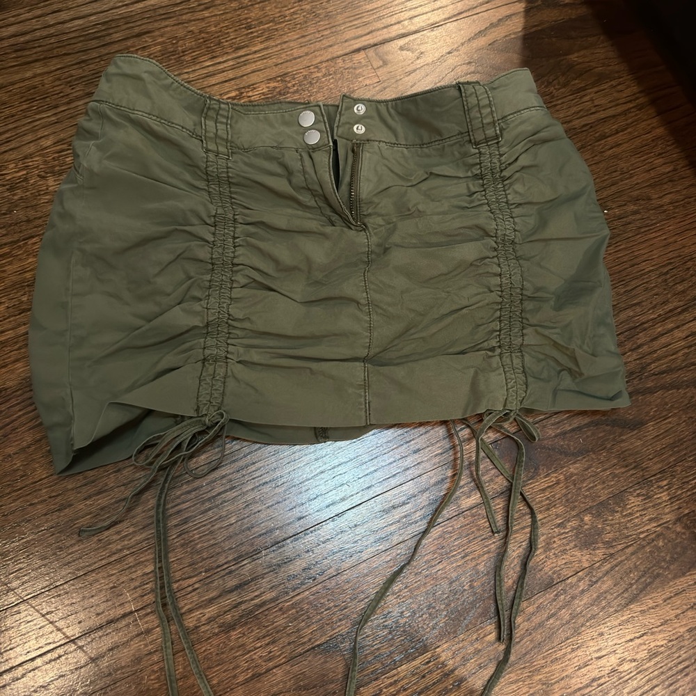 Garage skort - Picture 3 of 4